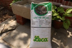 Clay balls for horticultural drainage