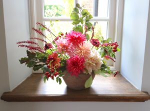 Autumnal dahlia bowl arranegment