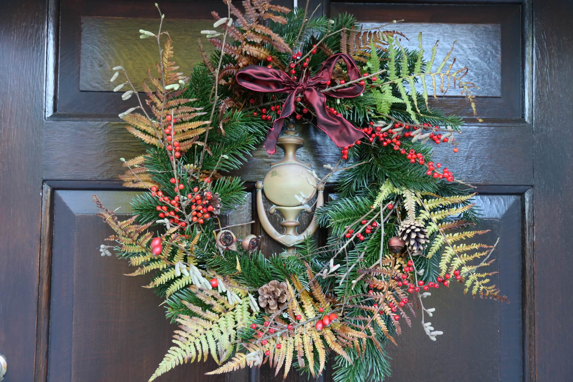 How To Make A Christmas Wreath Using Foraged Plants The